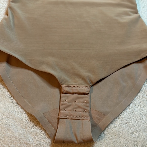 Honeylove Petite Cami Bodysuit Size S - Picture 6 of 14